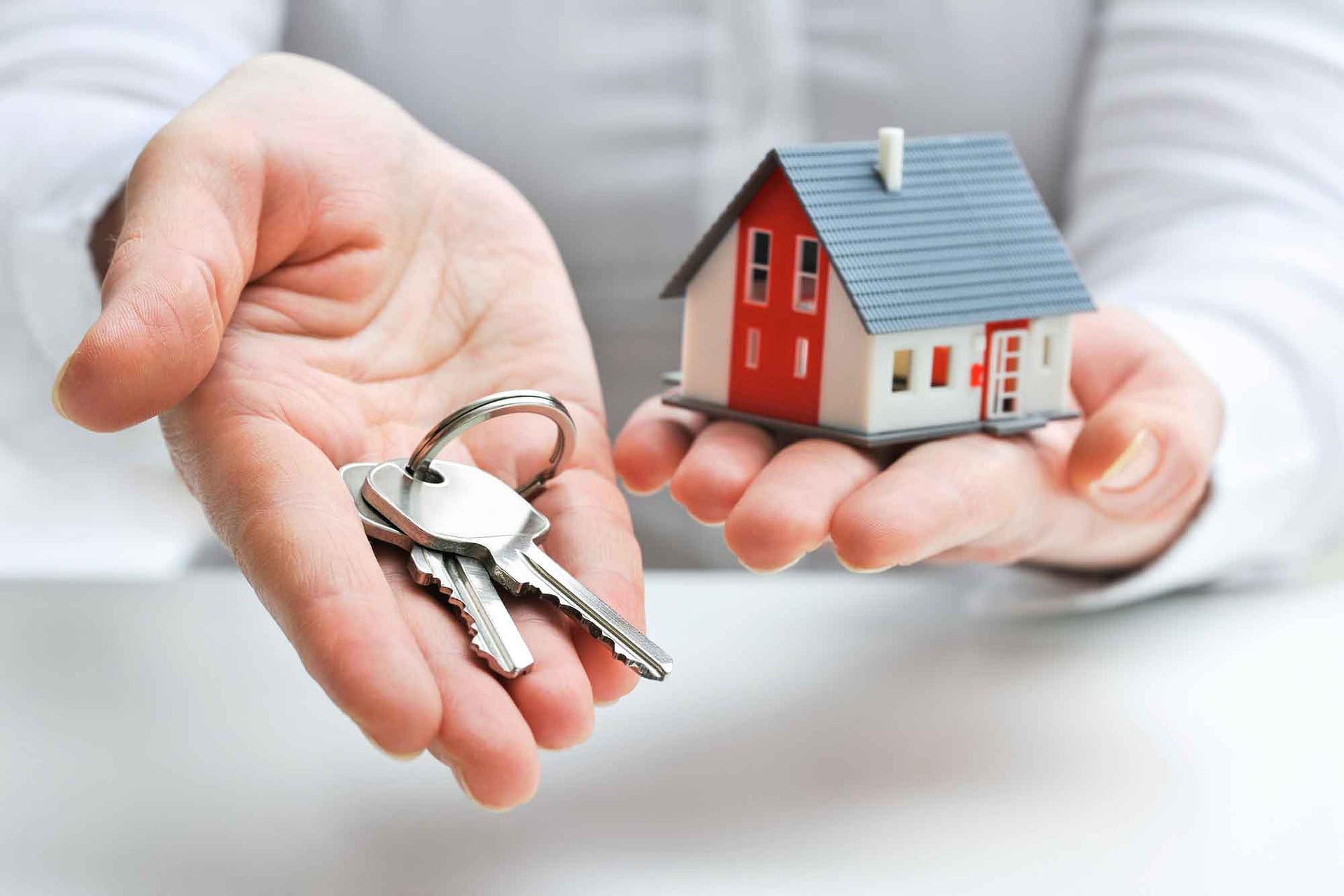 Your insurance agent, guiding you from home inspection to successfully closing the deal.